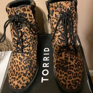 Lace Up Lug Heel Hiker